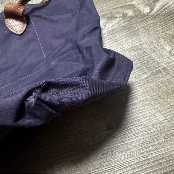 Longchamp Le Pliage Nylon Medium Shoulder Tote in Purple - Picture 10 of 10